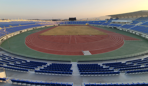 종합경기장 내부 전경 사진